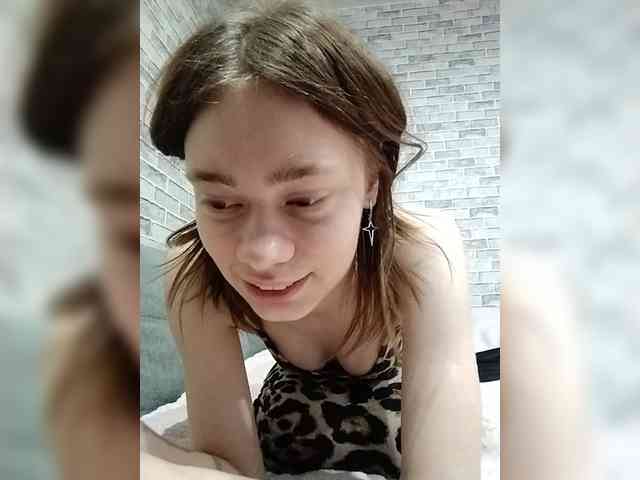 18YoungPussy18 webcam
