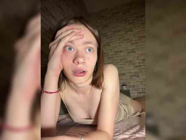 18YoungPussy18 webcam