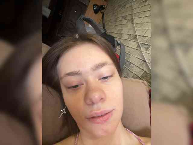 18YoungPussy18 Sex Cam Show