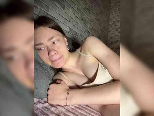 18YoungPussy18 webcam