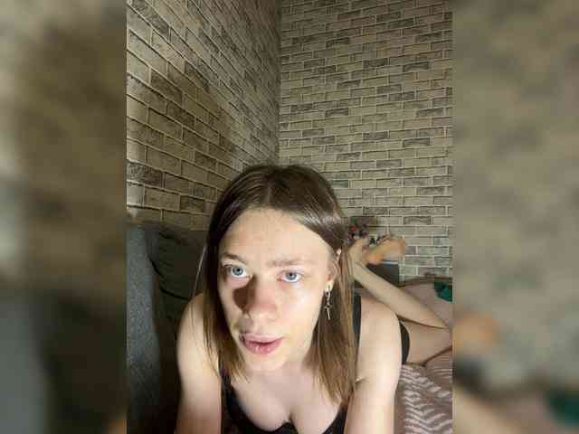 18YoungPussy18 webcam