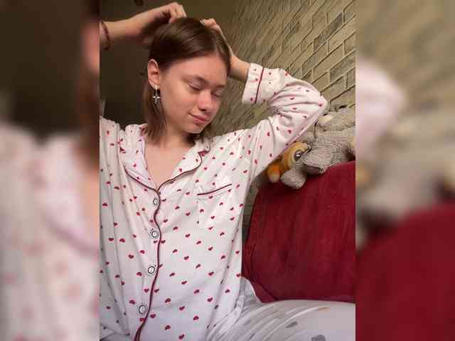 18YoungPussy18 webcam