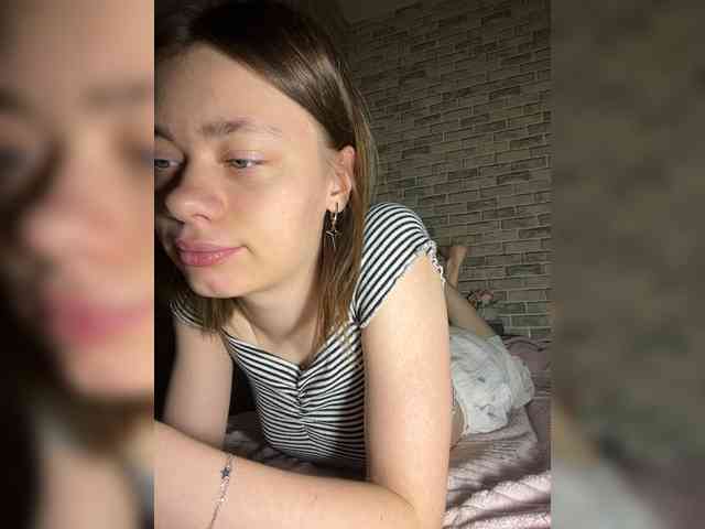 18YoungPussy18 webcam