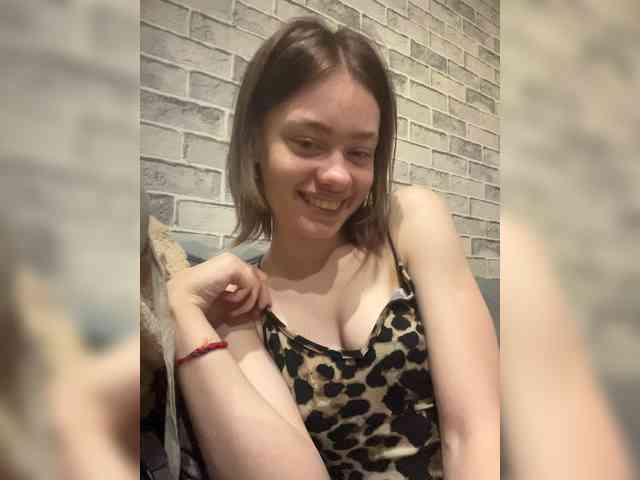 18YoungPussy18 webcam