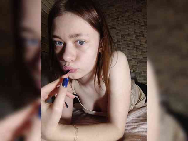 18YoungPussy18 webcam