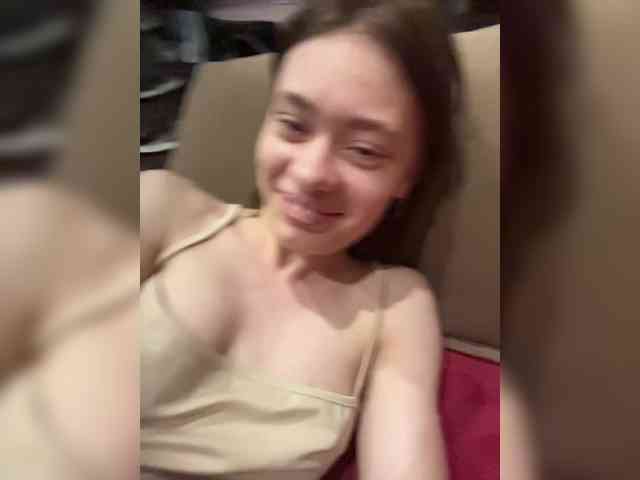 18YoungPussy18 Sex Cam Show