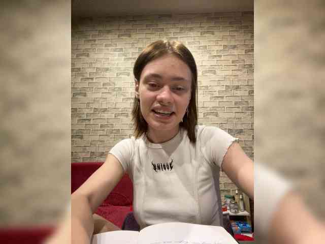 18YoungPussy18 webcam