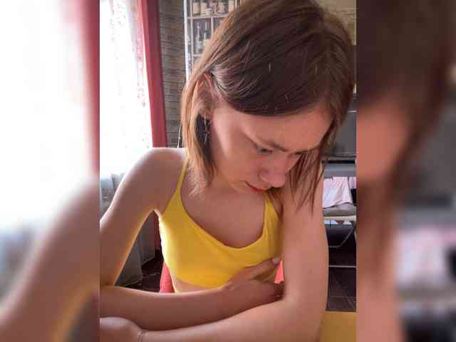 18YoungPussy18 webcam