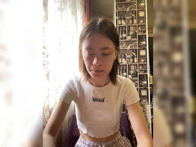 18YoungPussy18 webcam