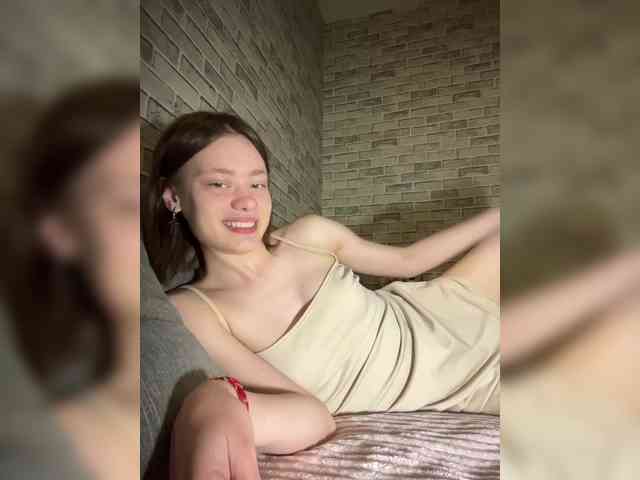 18YoungPussy18 webcam
