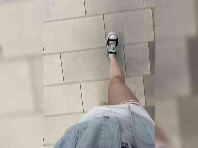 18YoungPussy18 webcam
