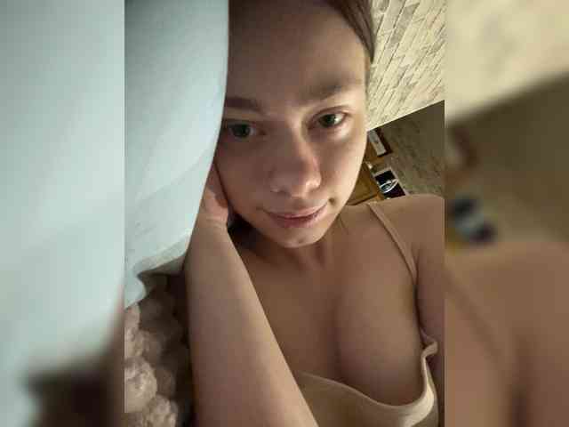 18YoungPussy18 webcam