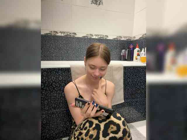 Модель: 18YoungPussy18