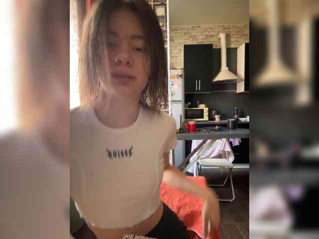 18YoungPussy18 webcam