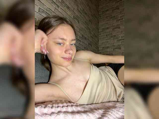 18YoungPussy18 webcam