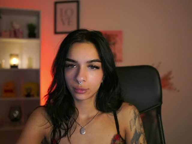 SisaBlue live cam on BongaCams