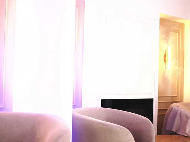 NoctisBella live cam preview