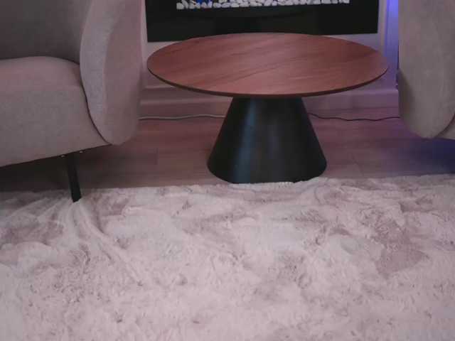 NoctisBella live cam preview