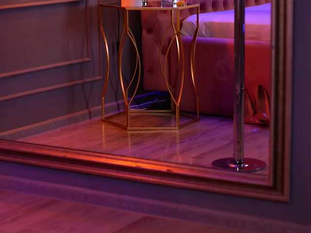 RubyMistique live webcam show