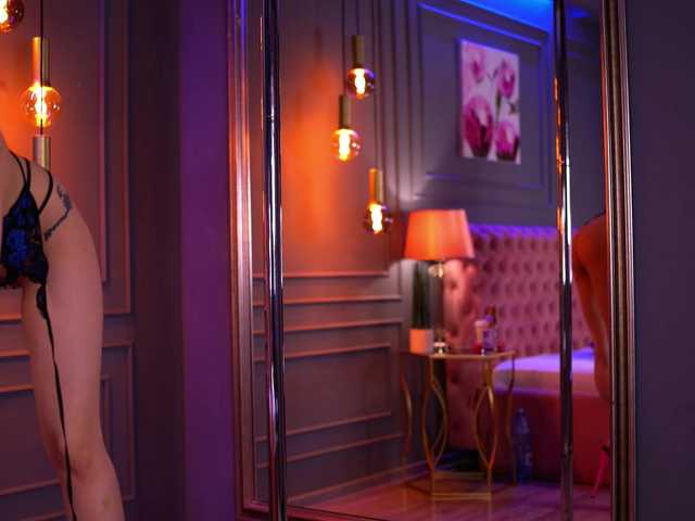 RubyMistique live webcam show