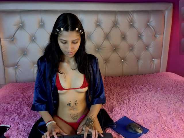 AlexaOlyx live cam on BongaCams