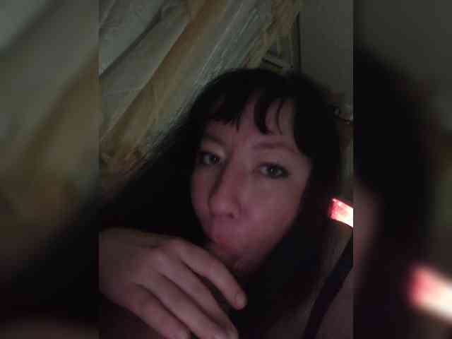 Kusandkusia's cam show statistics and live stream