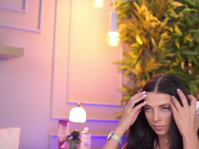 EllyLynne live cam on BongaCams