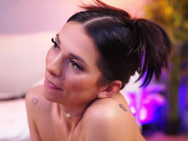 EllyLynne live webcam show