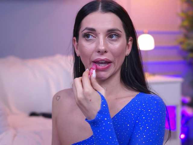 EllyLynne live cam on BongaCams