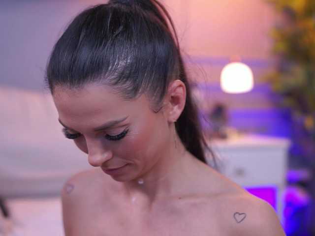EllyLynne live webcam show