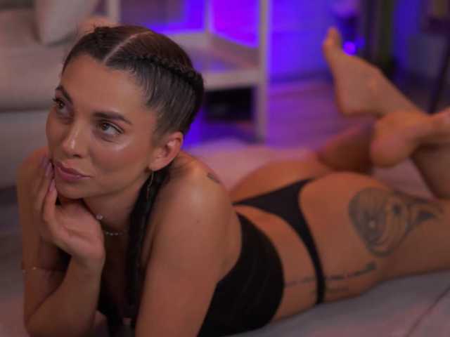 EllyLynne live cam on BongaCams