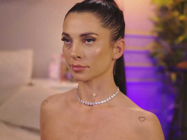 EllyLynne live cam on BongaCams