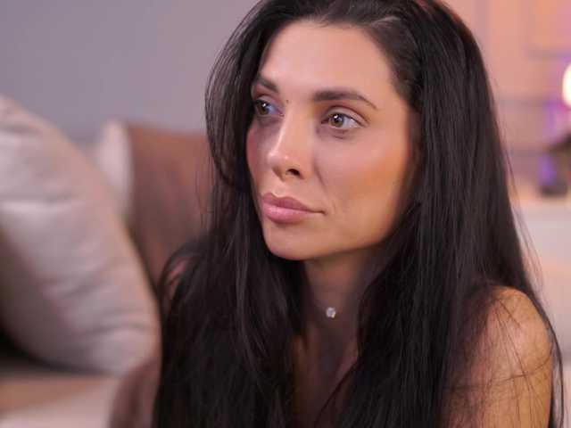 EllyLynne live cam on BongaCams