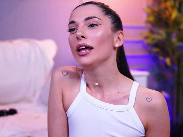 EllyLynne Live Cam on BongaCams