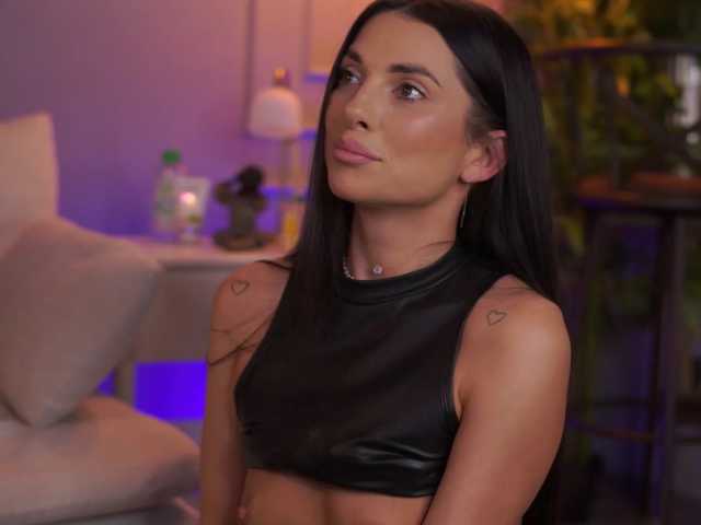 EllyLynne live cam on BongaCams