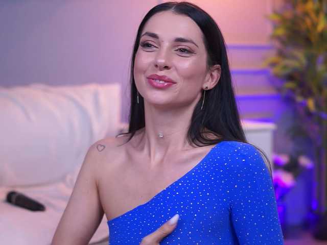 EllyLynne live cam on BongaCams