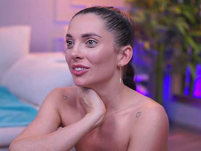 EllyLynne live webcam show
