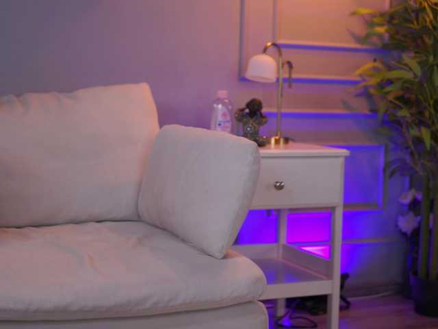 EllyLynne live cam on BongaCams