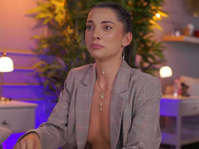 EllyLynne live cam on BongaCams