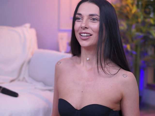 EllyLynne live webcam show