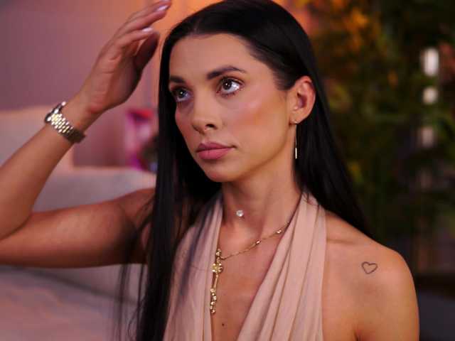 EllyLynne live cam on BongaCams