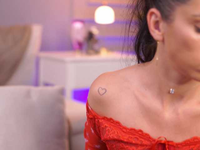 EllyLynne live cam on BongaCams