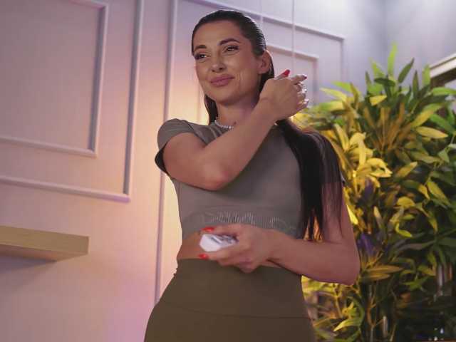 EllyLynne live cam on BongaCams