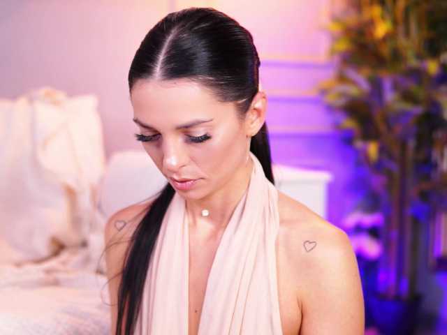 EllyLynne live cam on BongaCams
