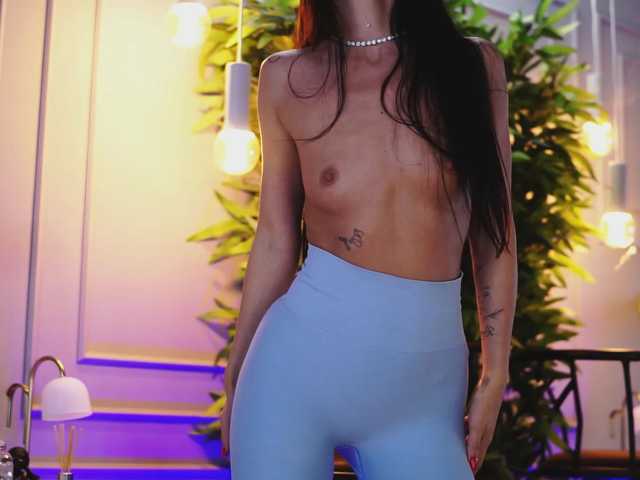 EllyLynne live cam on BongaCams
