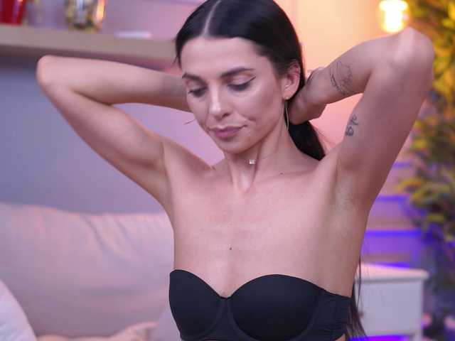 EllyLynne live webcam show