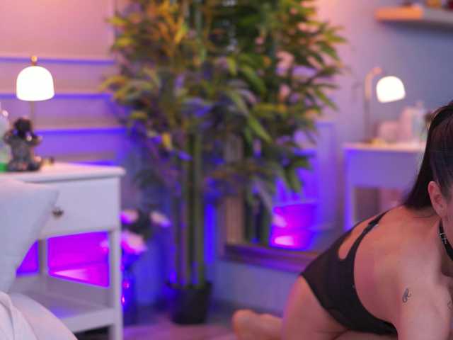 EllyLynne live cam on BongaCams
