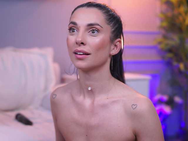 EllyLynne live cam on BongaCams