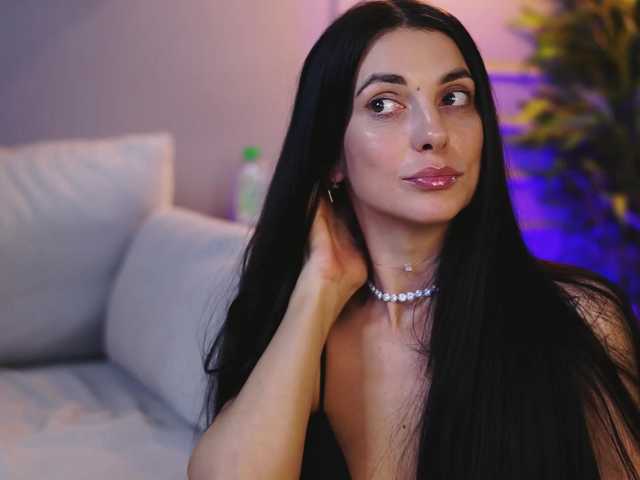 EllyLynne live cam on BongaCams