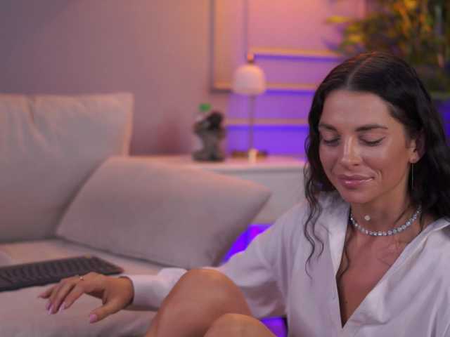 EllyLynne live cam on BongaCams